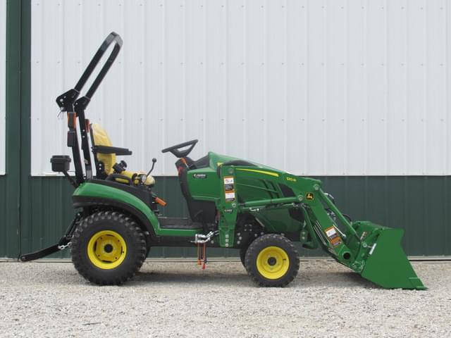 Image of John Deere 1025R equipment image 2