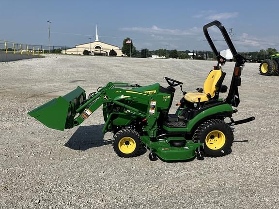 Image of John Deere 1025R equipment image 3