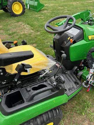 Image of John Deere 1025R equipment image 3