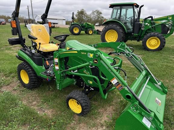 Image of John Deere 1025R equipment image 4