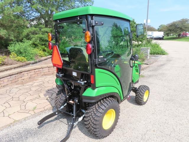 Image of John Deere 1025R equipment image 3