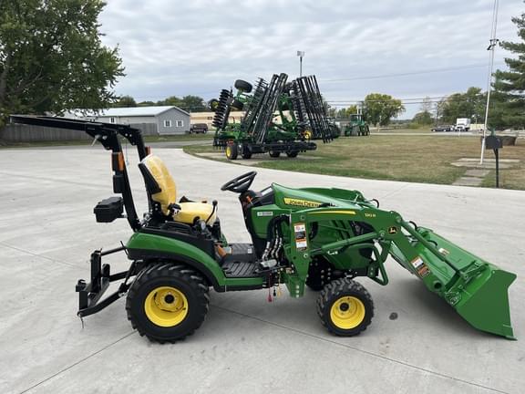 Image of John Deere 1025R equipment image 4