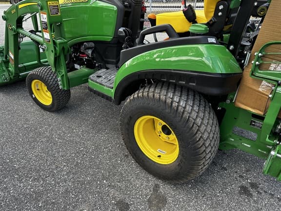 Image of John Deere 1025R equipment image 4