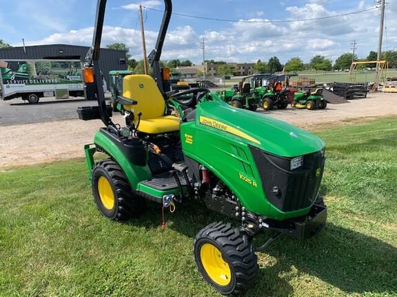 Image of John Deere 1025R equipment image 3
