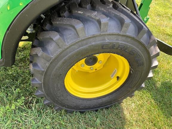 Image of John Deere 1025R equipment image 4