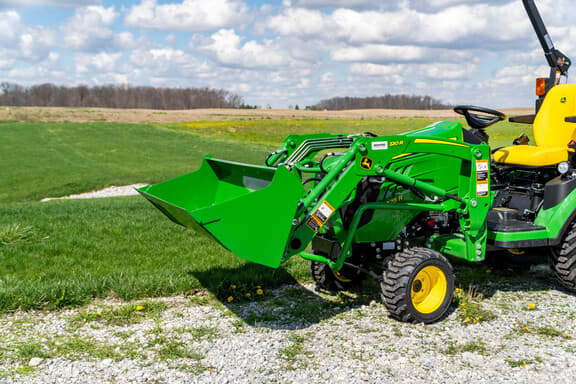 Image of John Deere 1025R equipment image 2