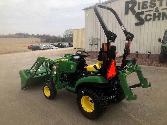 Image of John Deere 1025R equipment image 3
