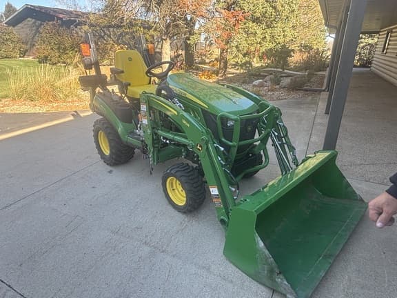 Image of John Deere 1025R equipment image 1