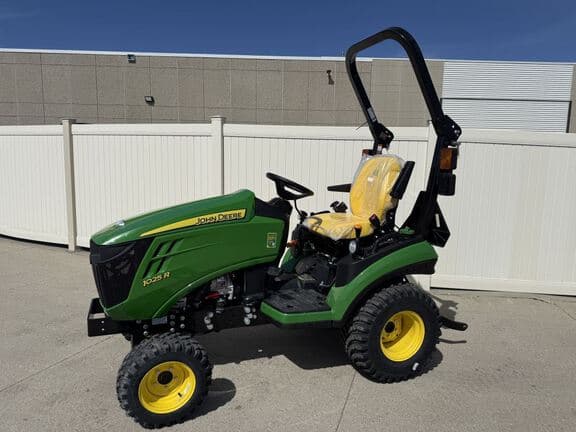 Image of John Deere 1025R equipment image 1