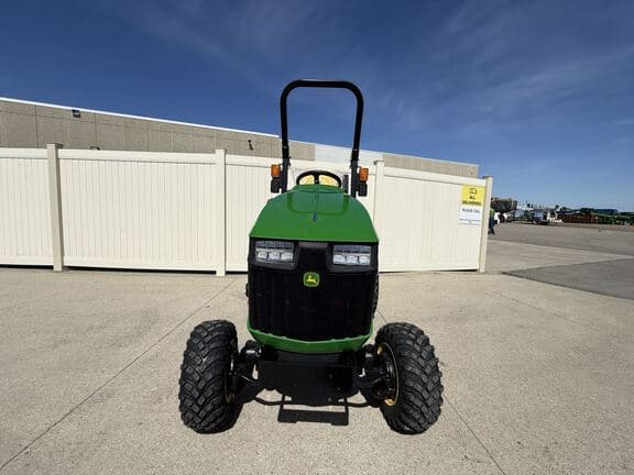 Image of John Deere 1025R equipment image 3