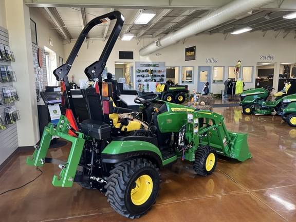 Image of John Deere 1025R equipment image 2