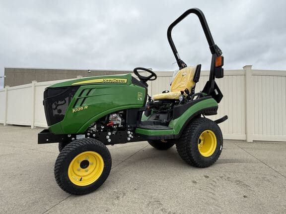 Image of John Deere 1025R equipment image 1