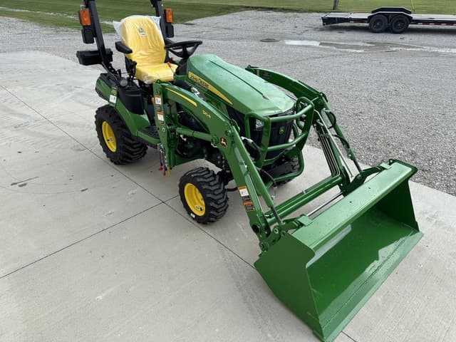 Image of John Deere 1025R equipment image 3