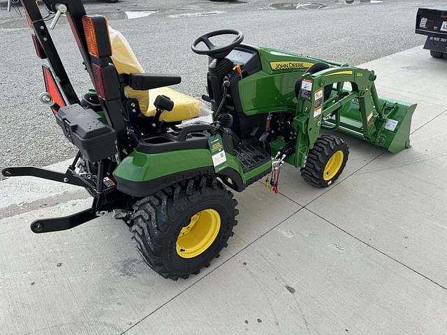 Image of John Deere 1025R equipment image 4