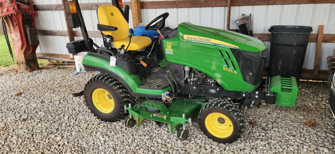 2025 John Deere 1025R Equipment Image0