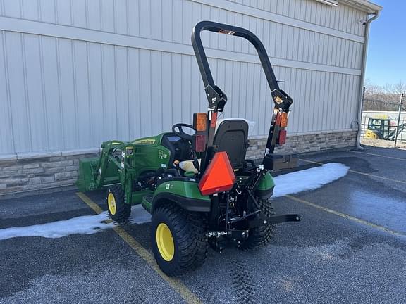 Image of John Deere 1025R equipment image 3