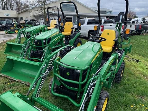 Image of John Deere 1025R equipment image 3