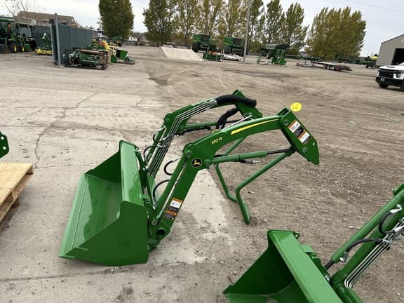 Image of John Deere 120R equipment image 3
