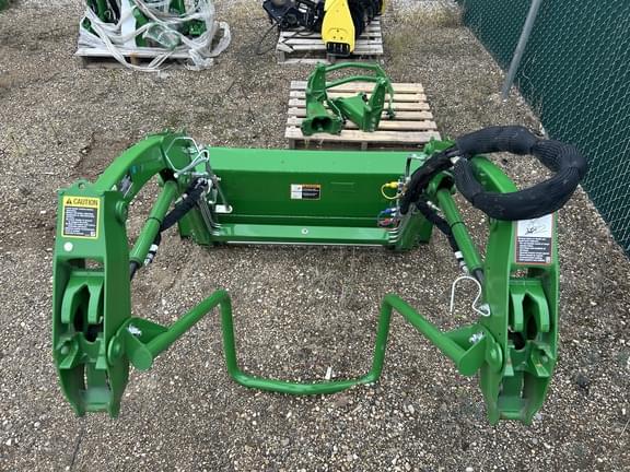 Image of John Deere 120R equipment image 1
