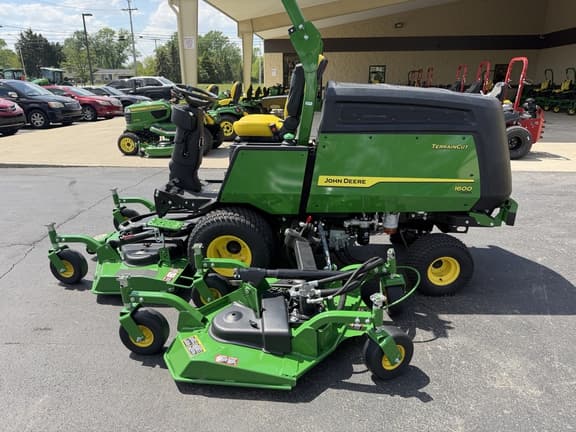 Image of John Deere 1600 Turbo equipment image 2