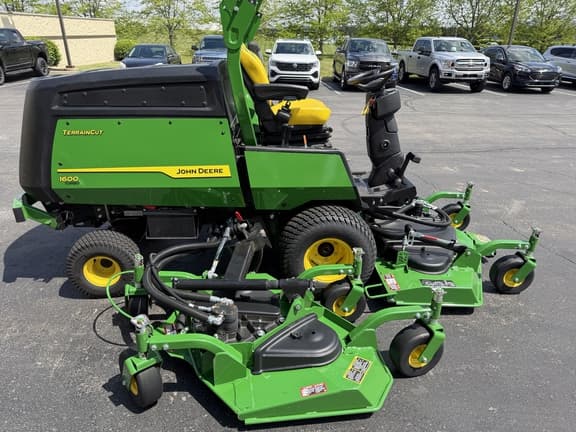 Image of John Deere 1600 Turbo equipment image 4