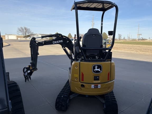 Image of John Deere 17P equipment image 1