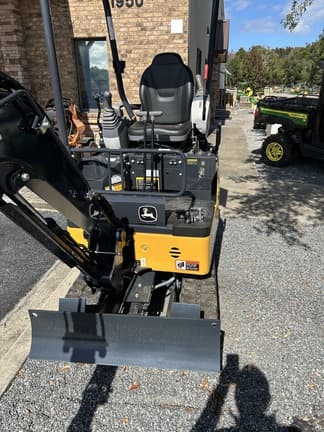 Image of John Deere 17P equipment image 2