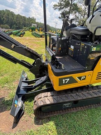 Image of John Deere 17P equipment image 4