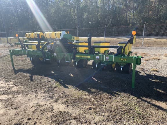 Image of John Deere 1705 Primary image