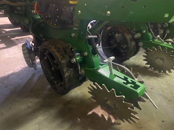 Image of John Deere 1725 Primary image