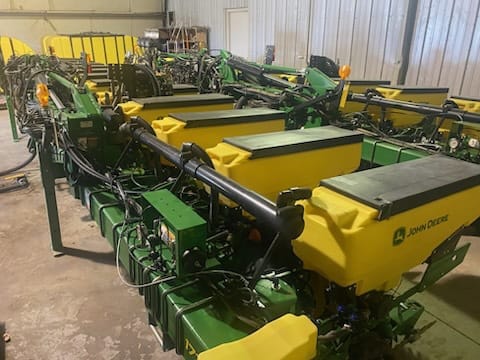 2025 John Deere 1725 Equipment Image0