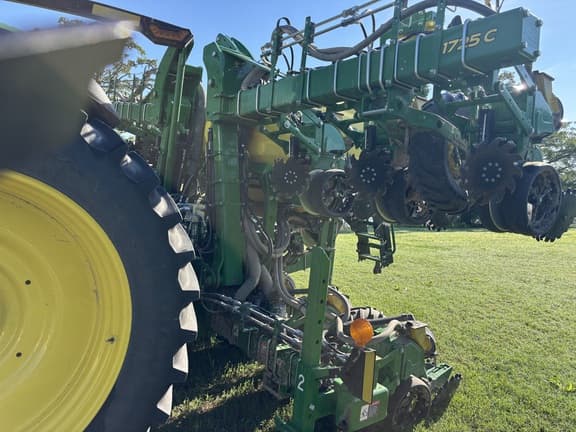 Image of John Deere 1725C equipment image 1