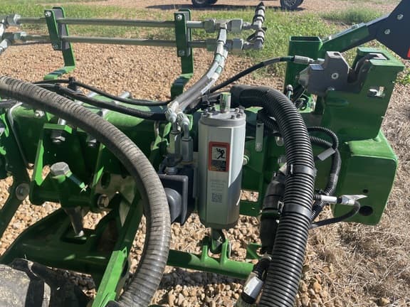 Image of John Deere 1725 equipment image 1