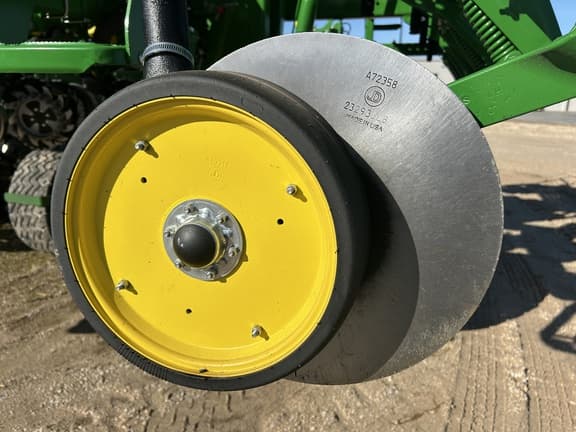 Image of John Deere 1745 equipment image 4