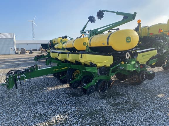 Image of John Deere 1765 equipment image 1