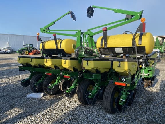 Image of John Deere 1765 equipment image 3