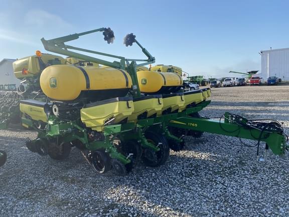 Image of John Deere 1765 equipment image 4
