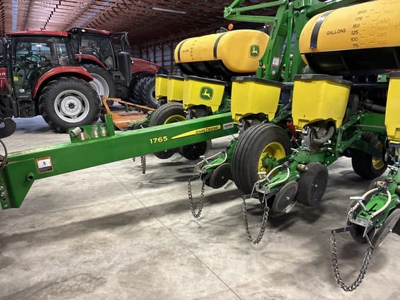 Image of John Deere 1765 equipment image 1