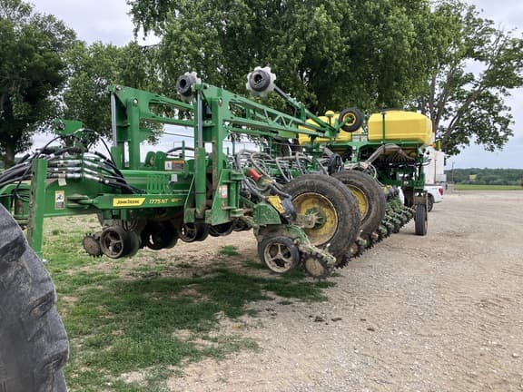 Image of John Deere 1775 equipment image 1