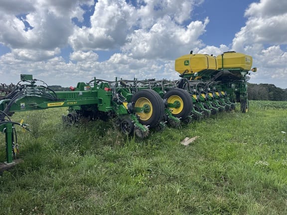 2025 John Deere 1775 Equipment Image0