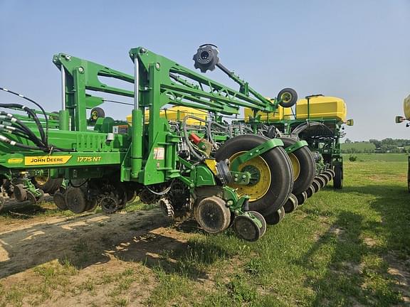 Image of John Deere 1775 Primary image