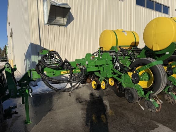 Image of John Deere 1775 equipment image 3