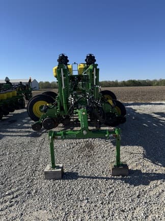 Image of John Deere 1775 equipment image 2