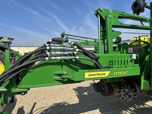 Image of John Deere 1775 equipment image 1
