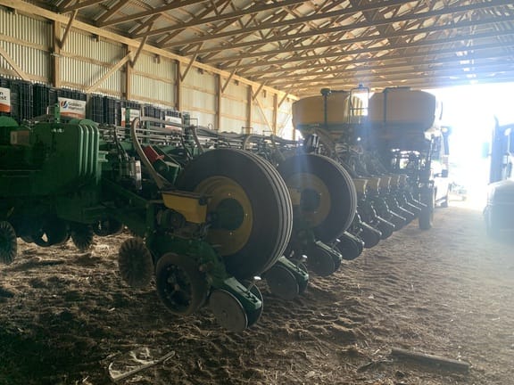 2025 John Deere 1775 Equipment Image0