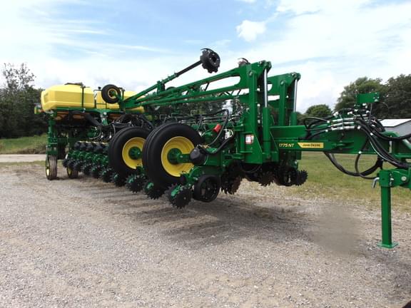 Image of John Deere 1775 Primary image