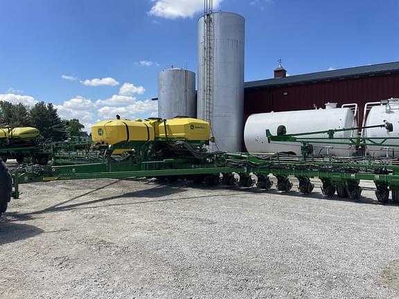 Image of John Deere 1775 Primary image