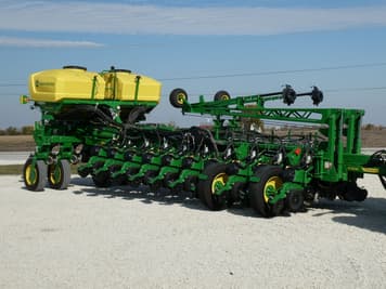 Main image John Deere 1775