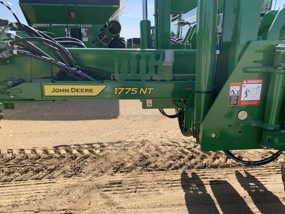 Image of John Deere 1775 equipment image 4