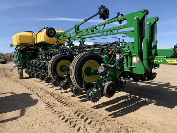 2025 John Deere 1775 Equipment Image0